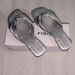 Marc Fisher Laury Silver Metallic Knot Slide Sandals Size 6.5 M